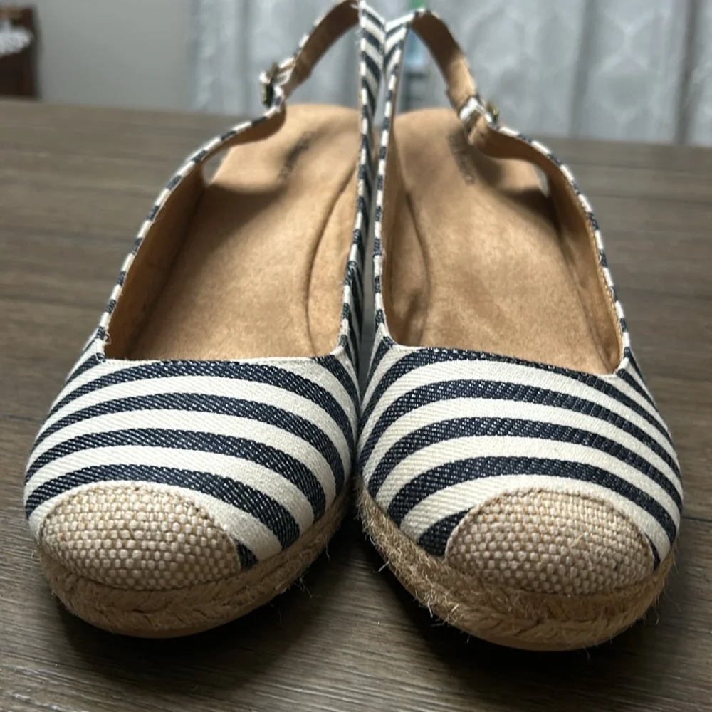 G.H. Bass Women's‎ Emilie Navy/White Stripe Espadrilles Rope Wedge closed toe 11